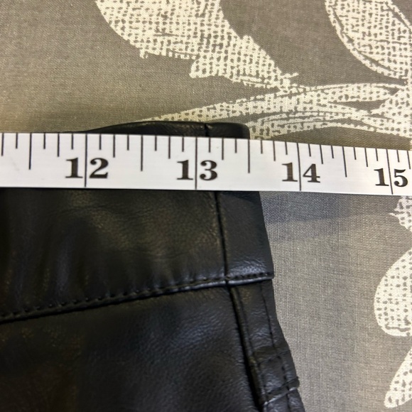 🖤”Decjuba” Women's Black Flat Front Faux Leather Pants w/ Zipper & Pockets Sz 8🖤 - Picture 9 of 12